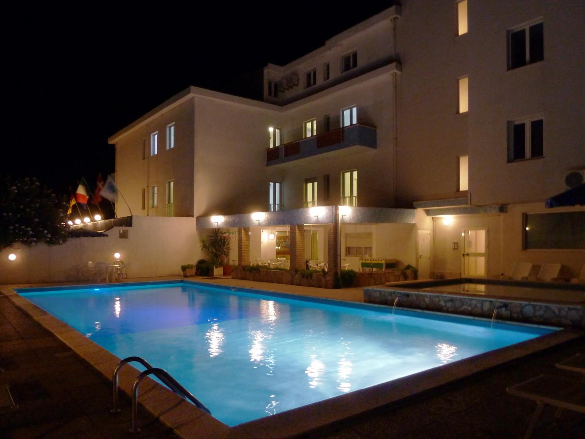 Hotel Strand Маріна-ді-Монтенеро Екстер'єр фото