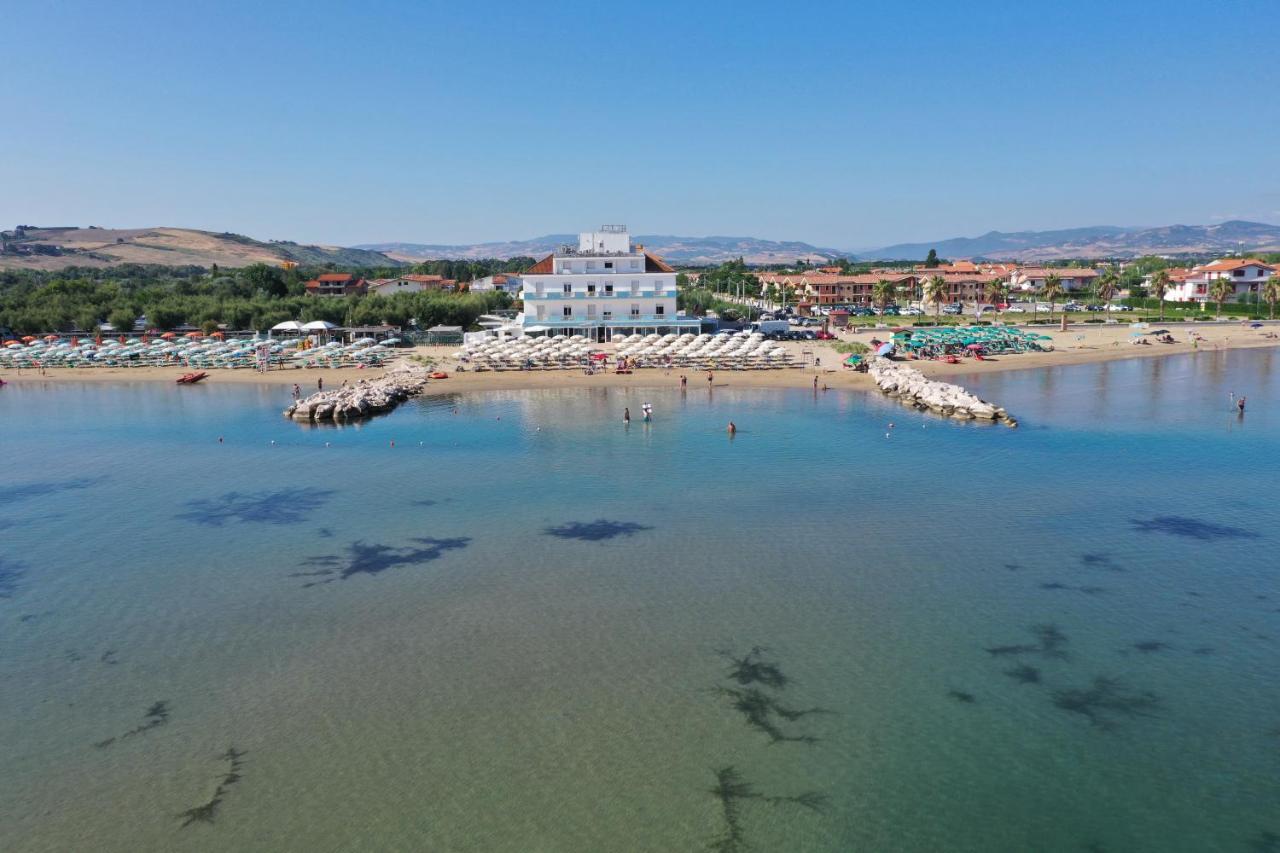 Hotel Strand Маріна-ді-Монтенеро Екстер'єр фото